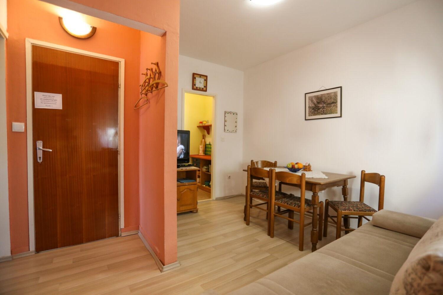 Apartment And Rooms Marlene Μίλνα Εξωτερικό φωτογραφία